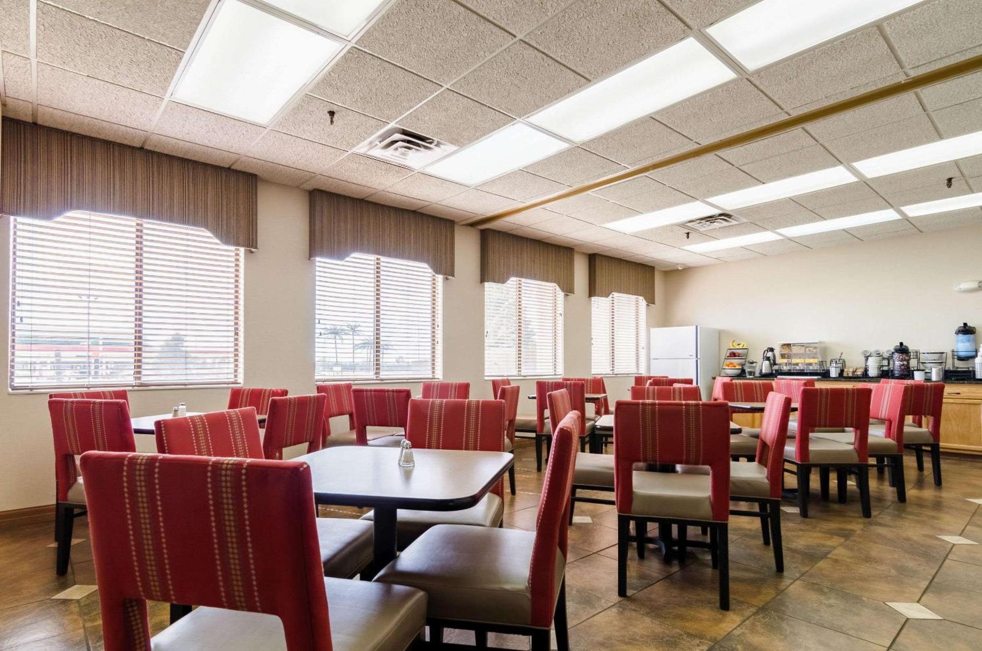 Comfort Inn Colby Dış mekan fotoğraf